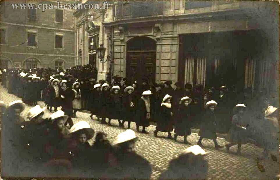 Besançon - Funérailles de Monseigneur Fulbert Petit, archevêque de Besançon - 11 décembre 1909